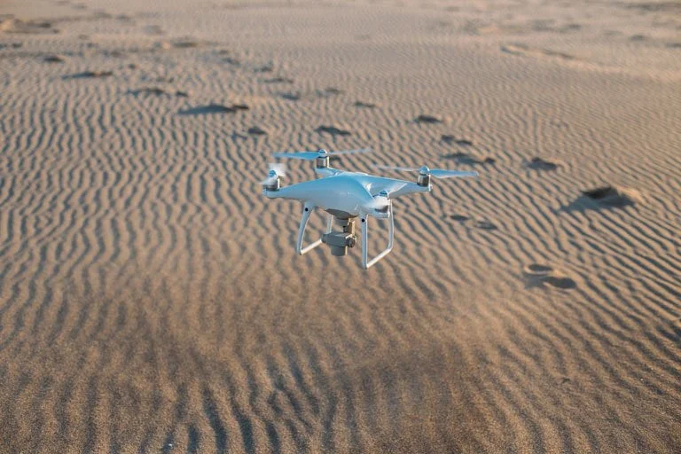 O drone é o equipamento mais apropriado para levantamentos em grandes áreas.